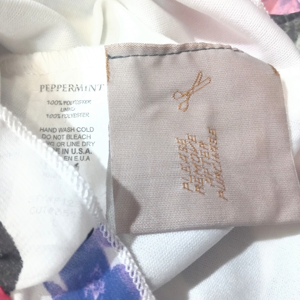 SOLD✌️Tinley "Peppermint" Floral Print Romper - Picture 6 of 8